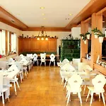 فندق Und Restaurant Kraeuter فورتفاغن