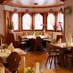 فندق Und Restaurant Kraeuter فورتفاغن