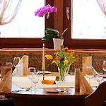 فندق Und Restaurant Kraeuter 3*